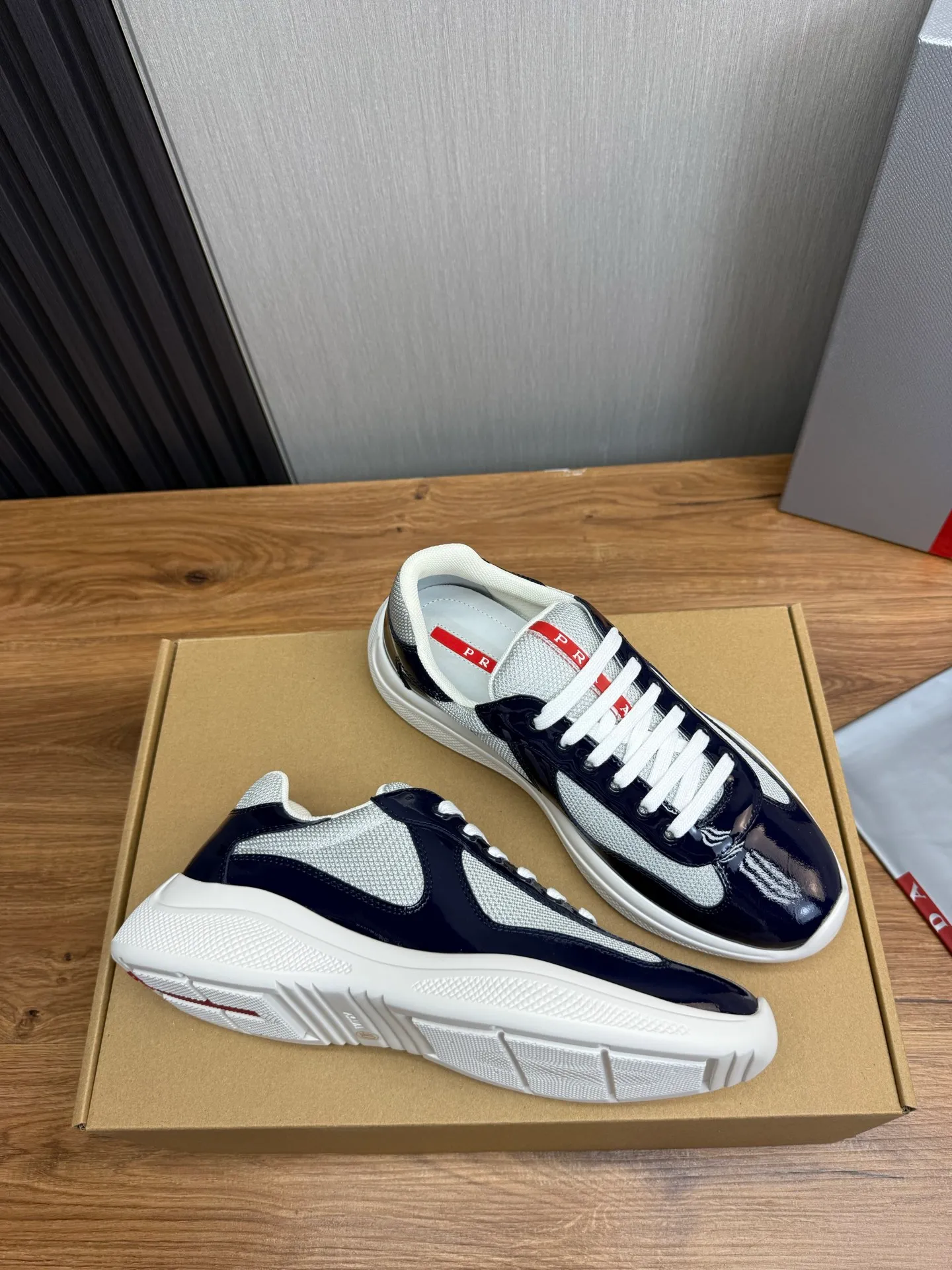 Men's shoes 640💰 [PRADA] Hot selling items🔥Must be recommended every day~~ Official website synchronized, 1:1 high quality shipments✔️ Imported cowhide fabric, rubber material + cowhide lining, original bottom, high-end airplane box packaging🎁 38-45 (38.45 custom-made, non-returnable)